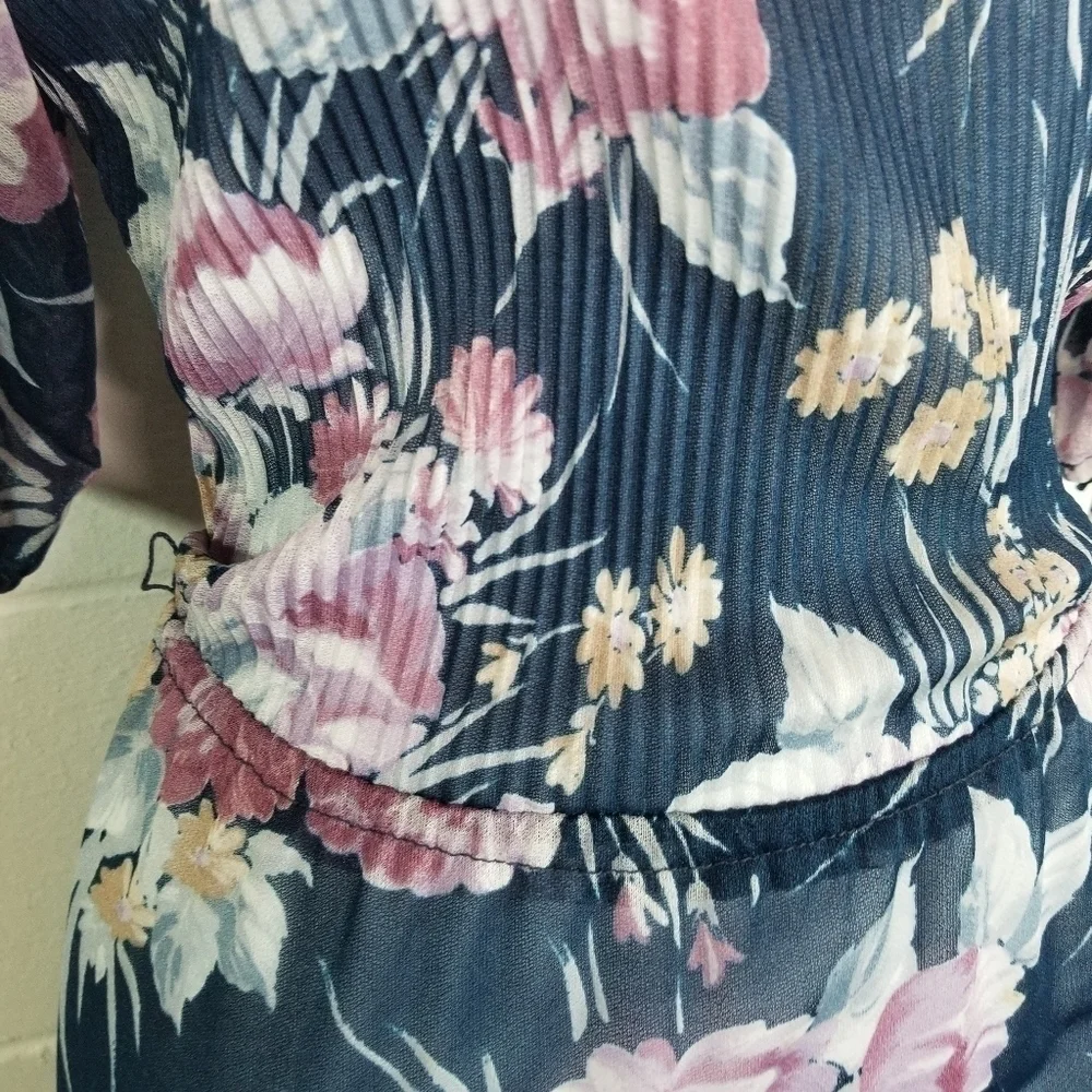 Vtg 70s floral semi sheer pleated dress - Picture 4 of 9